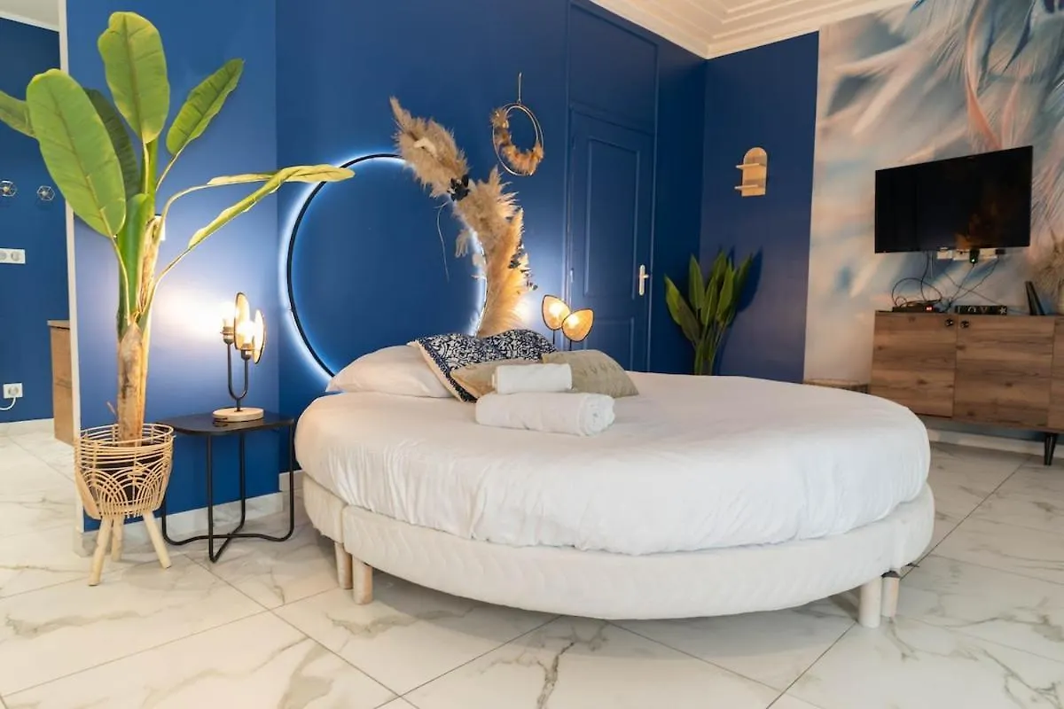 Apartment Chambre Avec Balneo, Centre Ville De Nice